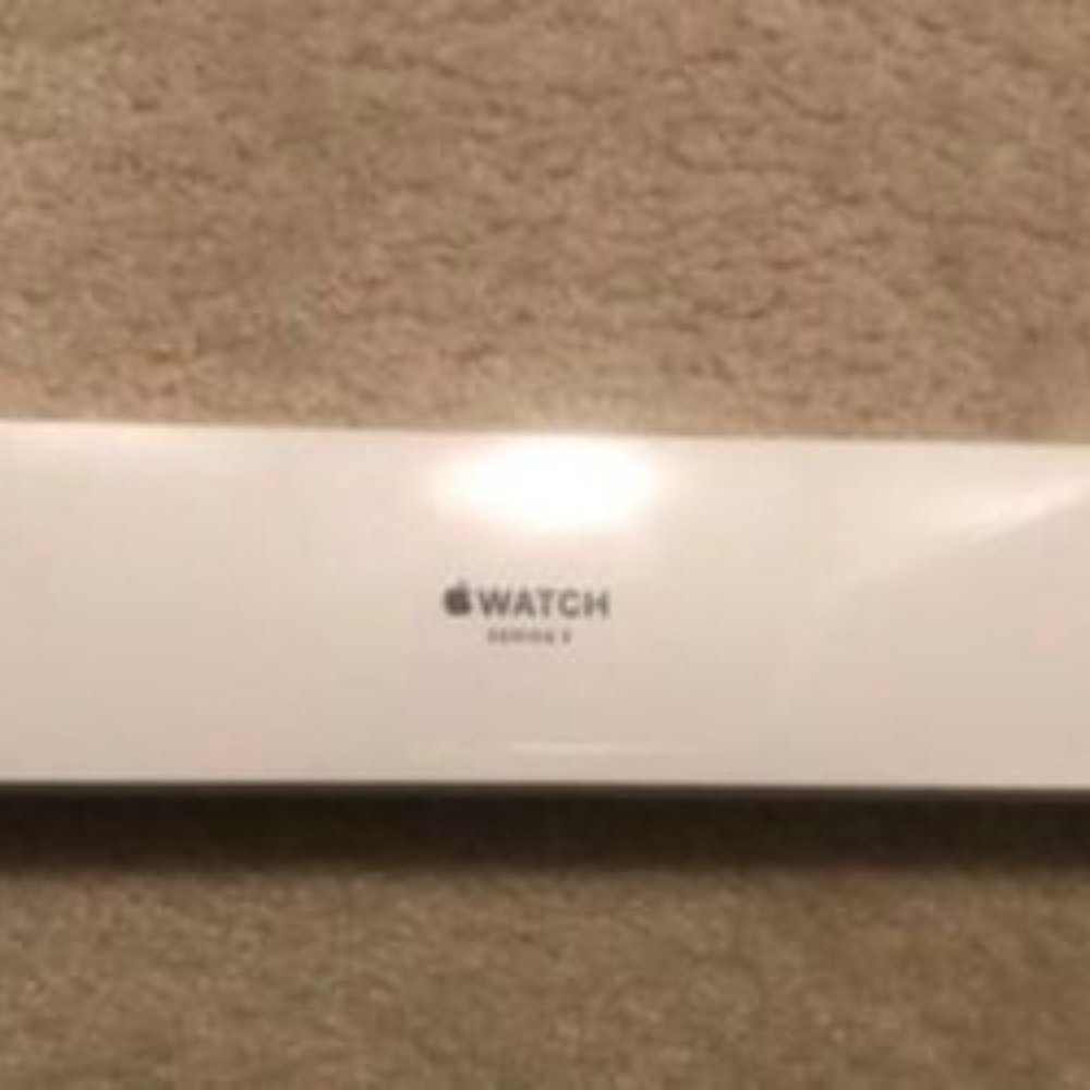 Apple Watch 3 38mm White or Black